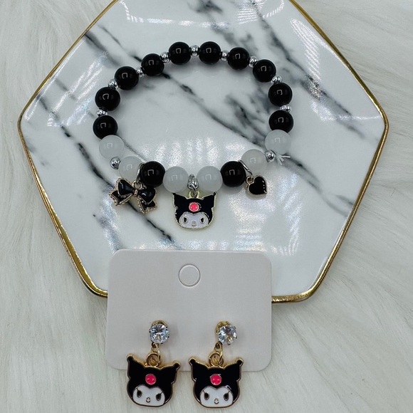 Mini Size Kuromi Silicone Coin Purse w/ Wrist Keychain & Jewelry set - Picture 7 of 7